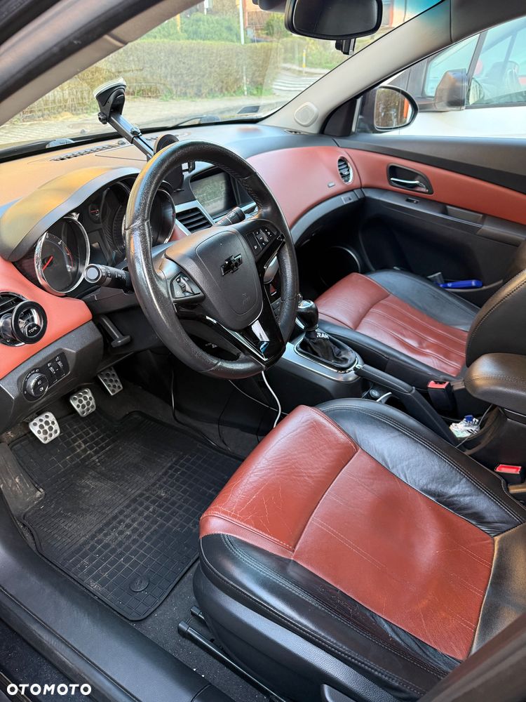 Chevrolet Cruze 1.8 LTZ - 32