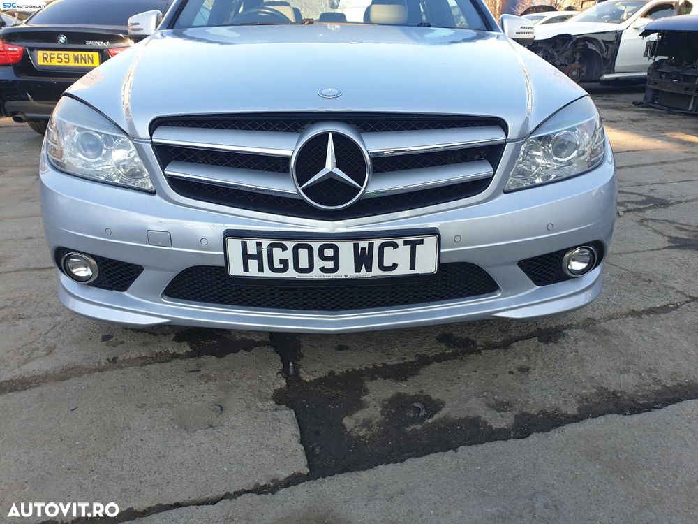 Bara Spoiler Fata AMG Completa FARA Grila cu Emblema Mercedes Clasa C Class W204 NFL Non Facelift 2007 - 2011 [K1585]