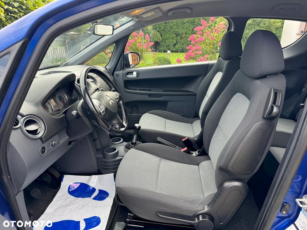 Mitsubishi Colt 1.3 Invite - 29