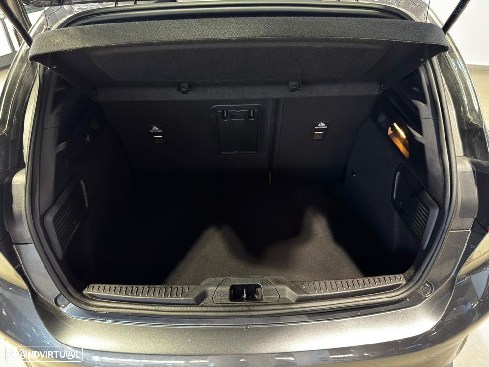 Ford Focus 1.0 EcoBoost MHEV ST-Line - 33