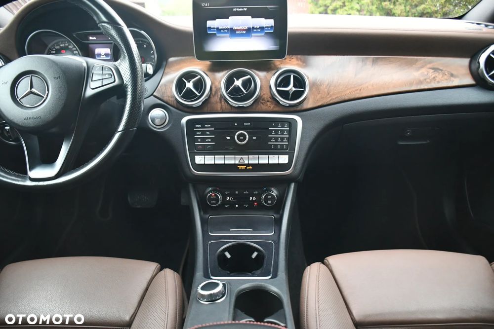 Mercedes-Benz GLA 250 4-Matic AMG Line - 29
