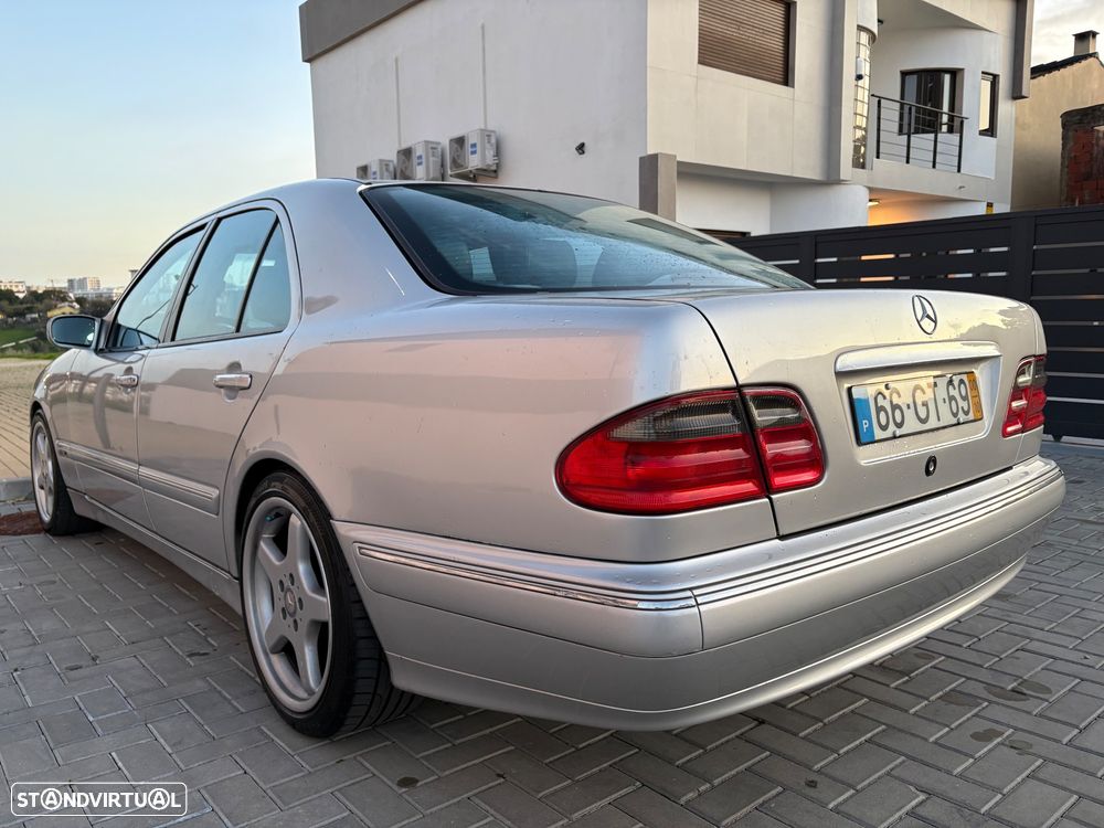 Mercedes-Benz E 240 Classic - 4