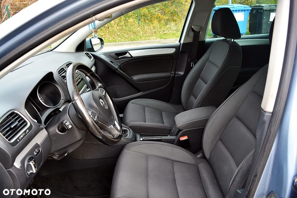 Volkswagen Golf 2010 photo 2