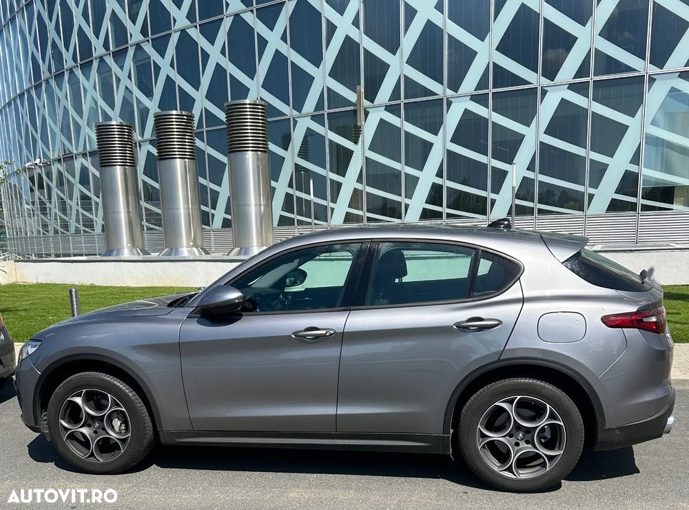 Alfa Romeo Stelvio - 2