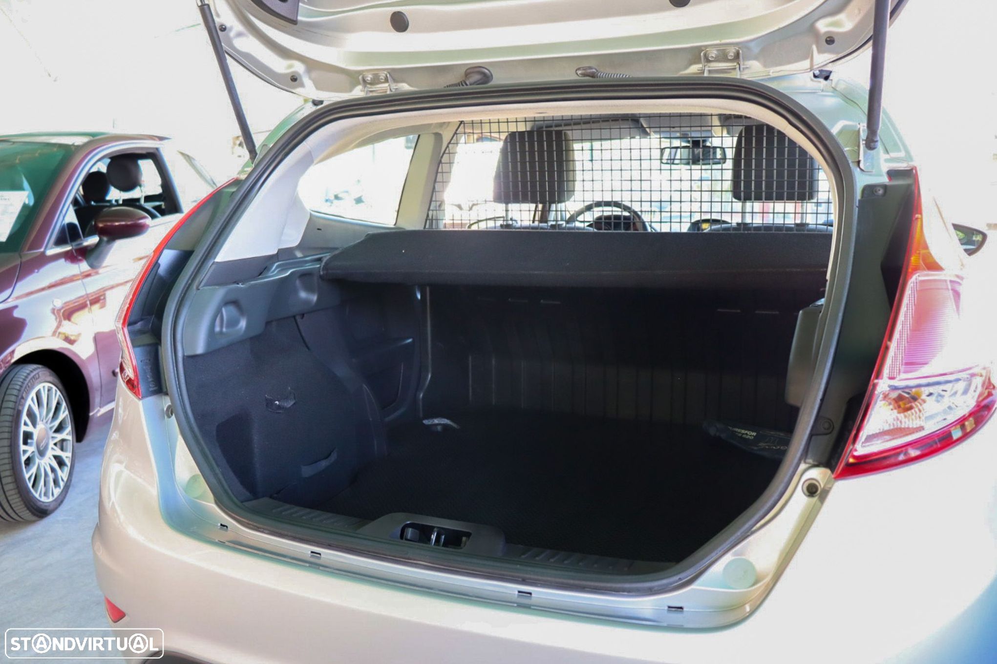 Ford Fiesta 1.5 TDCI VAN (IVA Dedutivel) - 8