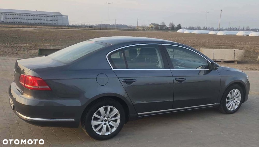 Volkswagen Passat 2.0 TDI Comfortline - 1