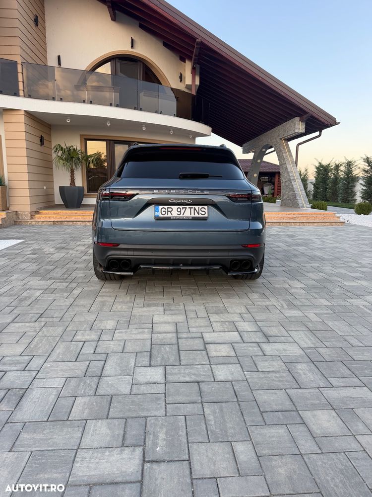 Porsche Cayenne S - 6