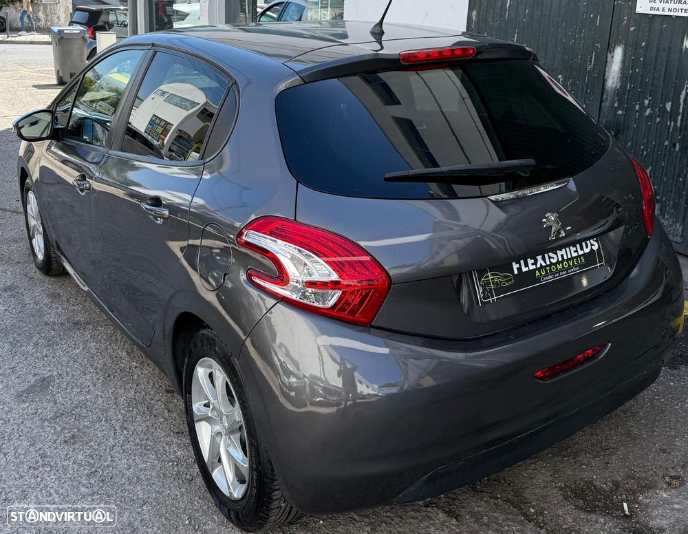 Peugeot 208 1.2 VTi Allure - 4