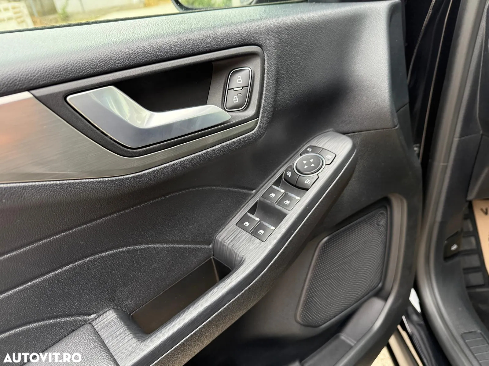 Ford Kuga 2.5 Duratec FWD FHEV Titanium - 21