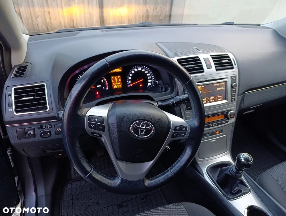 Toyota Avensis 2.0 D-4D - 14