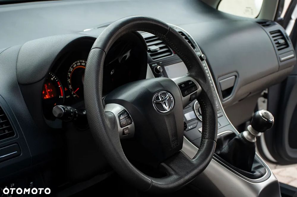 Toyota Auris 1.6 Executive - 25