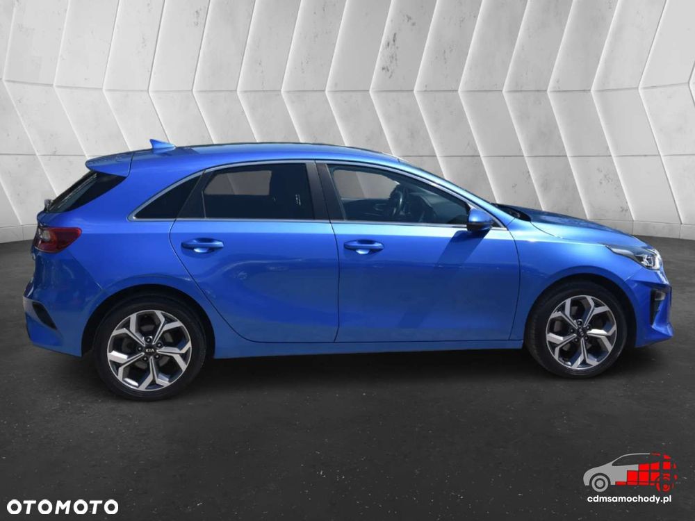 Kia Ceed - 11