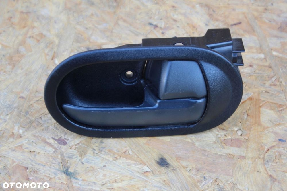 Klamka wewnętrzna PRAWA MITSUBISHI COLT VI z30 czarna - 1