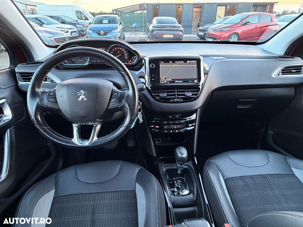 Peugeot 2008 PureTech 110 GPF Stop&Start EAT6 Allure - 12