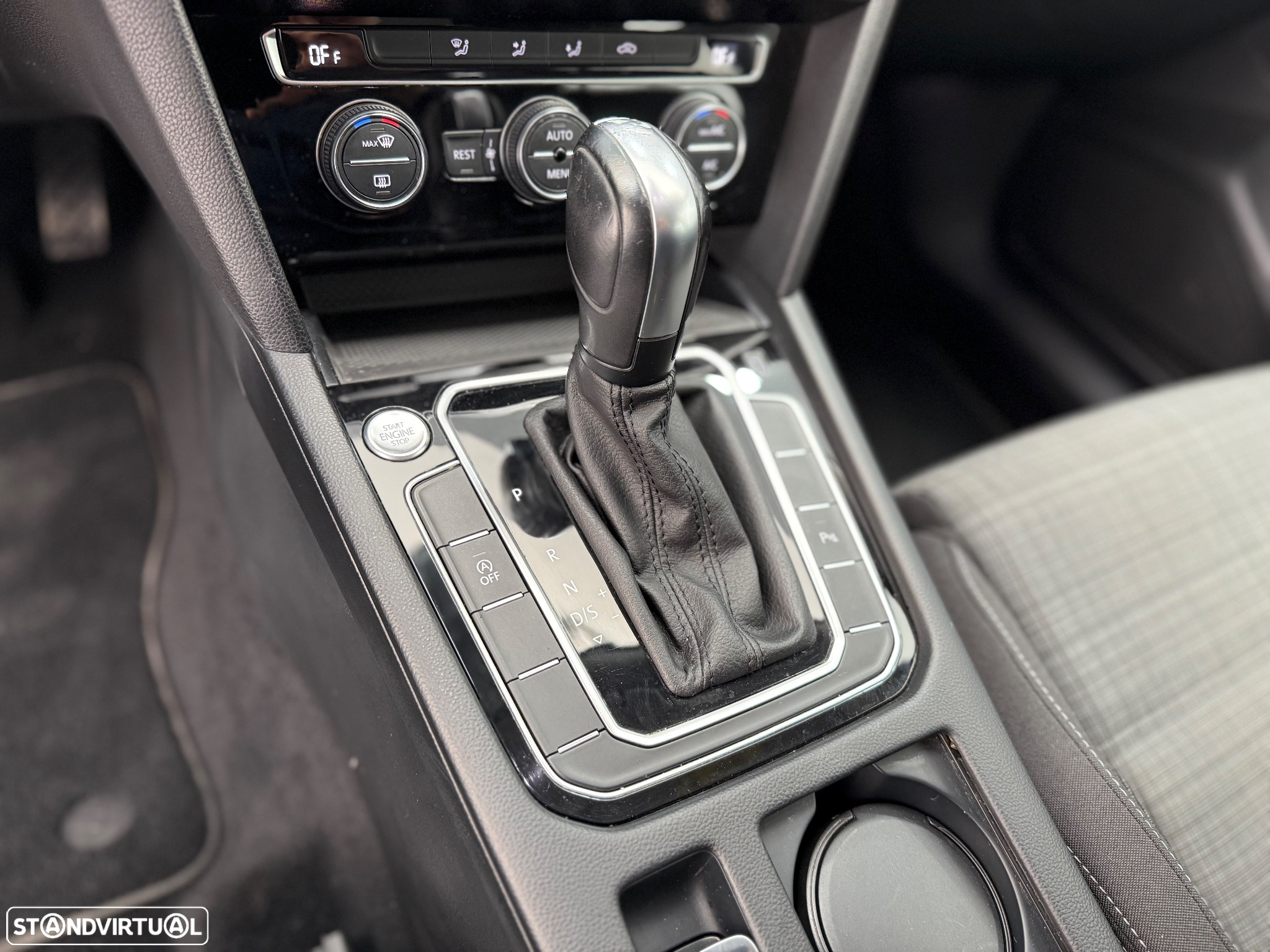VW Passat Variant 1.6 TDI Confortline DSG - 12