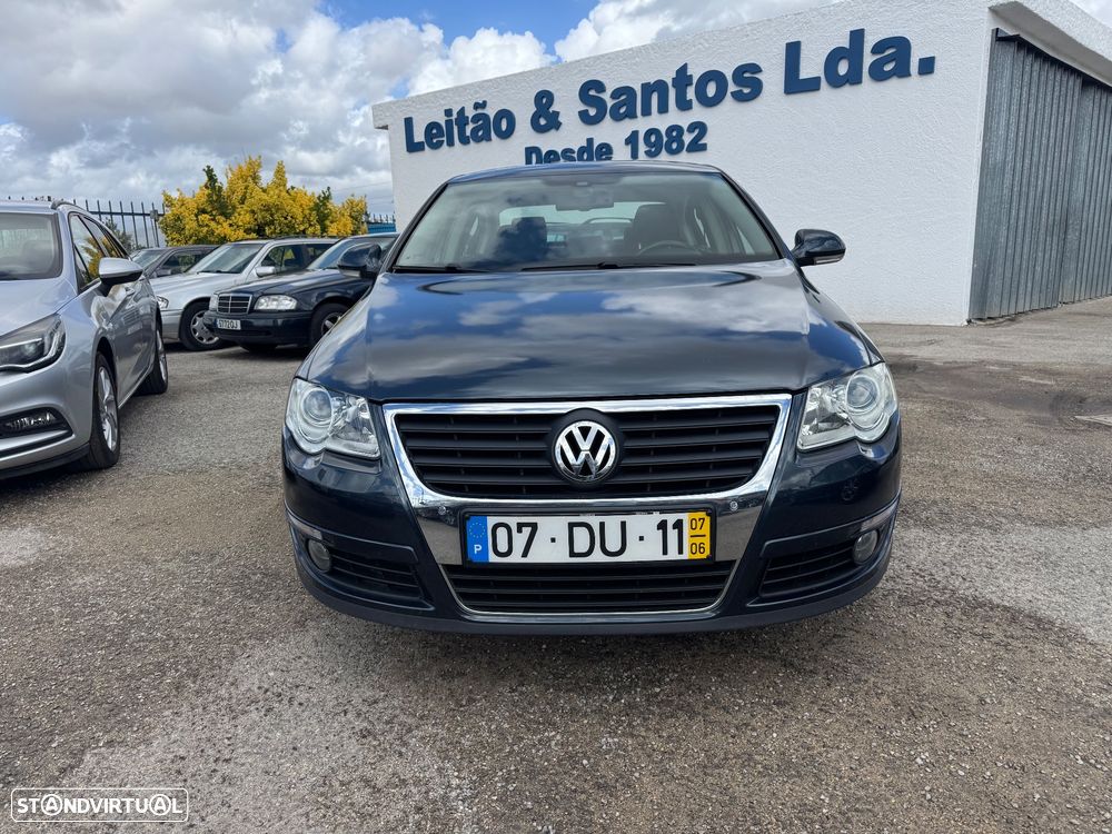 VW Passat 2.0 TDI Confortline - 23