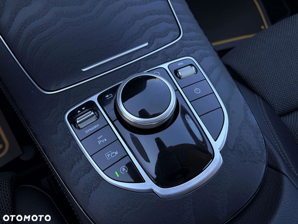 Mercedes-Benz Klasa E 220 d 9G-TRONIC - 33