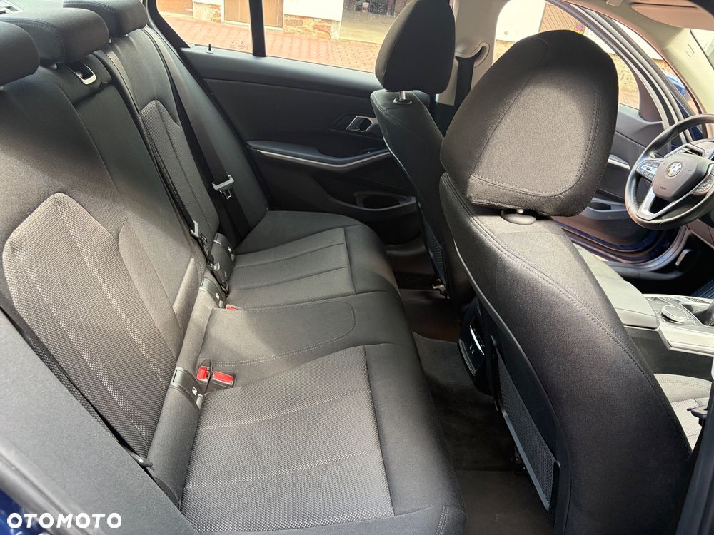 BMW Seria 3 318d - 20