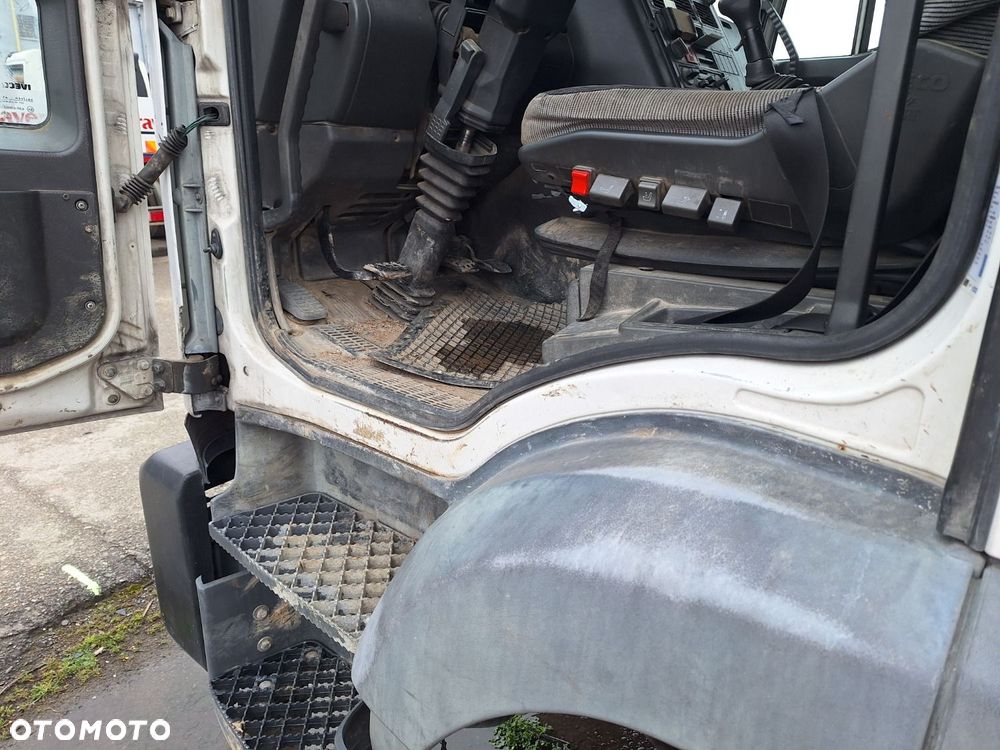 Iveco Eurotrakker 260E38 6X4 + Cifa 32 - 11