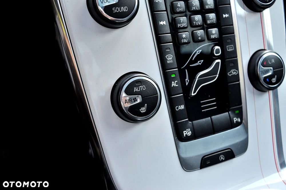 Volvo V40 D4 Summum - 32