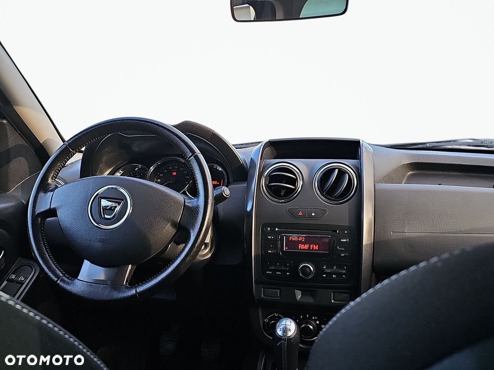 Dacia Duster 1.6 SCe Laureate S&S - 11