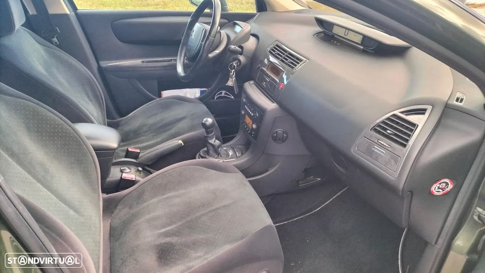 Citroën C4 1.6 HDi 110 Exclusive - 10