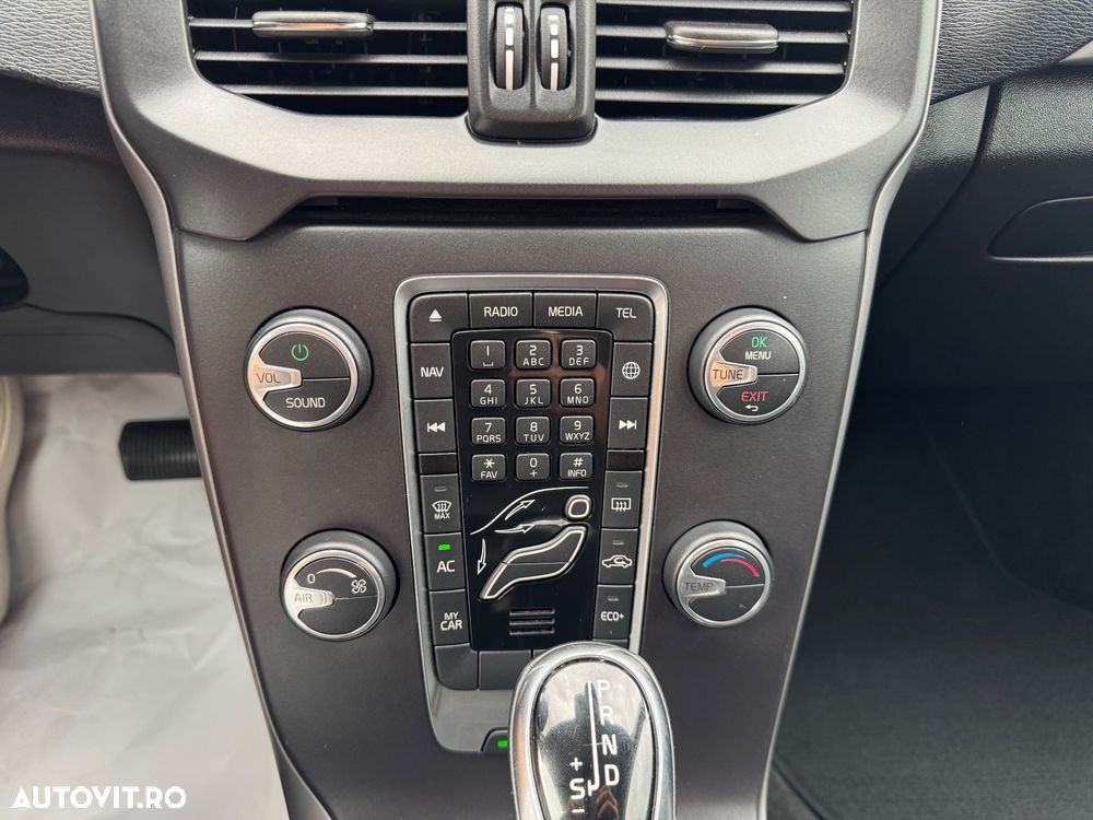 Volvo V40 D2 Geartronic - 16