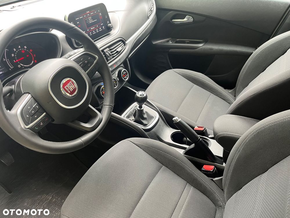 Fiat Tipo - 12