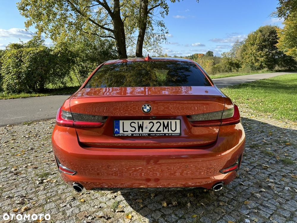 BMW Seria 3 330i Sport Line - 9