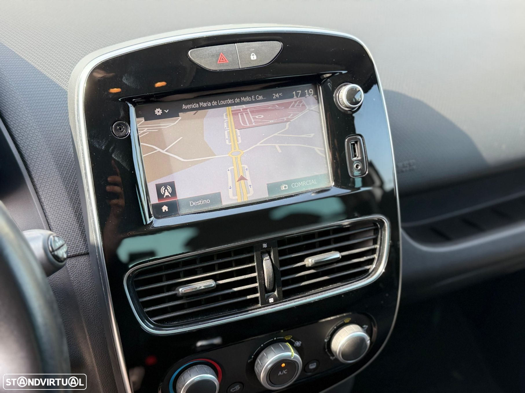 Renault Clio - 11