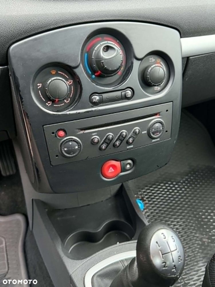 Renault Clio - 12