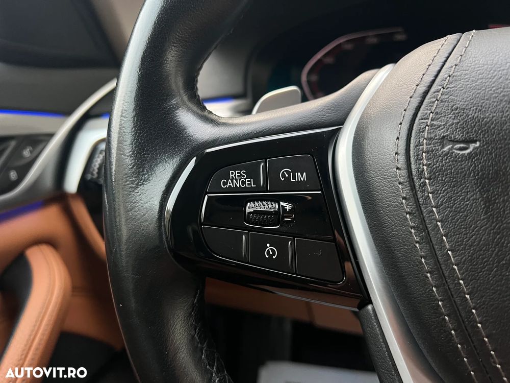 BMW Seria 5 520d xDrive AT - 19