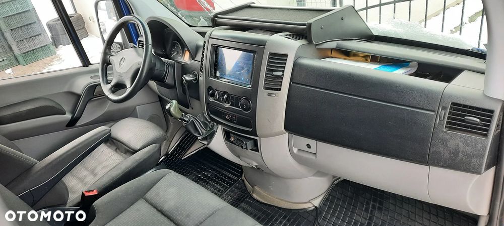 Mercedes-Benz Sprinter - 17