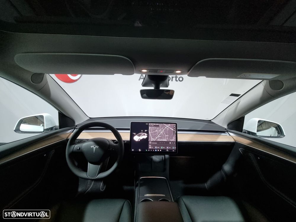 Tesla Model Y Long-Range RWD - 16