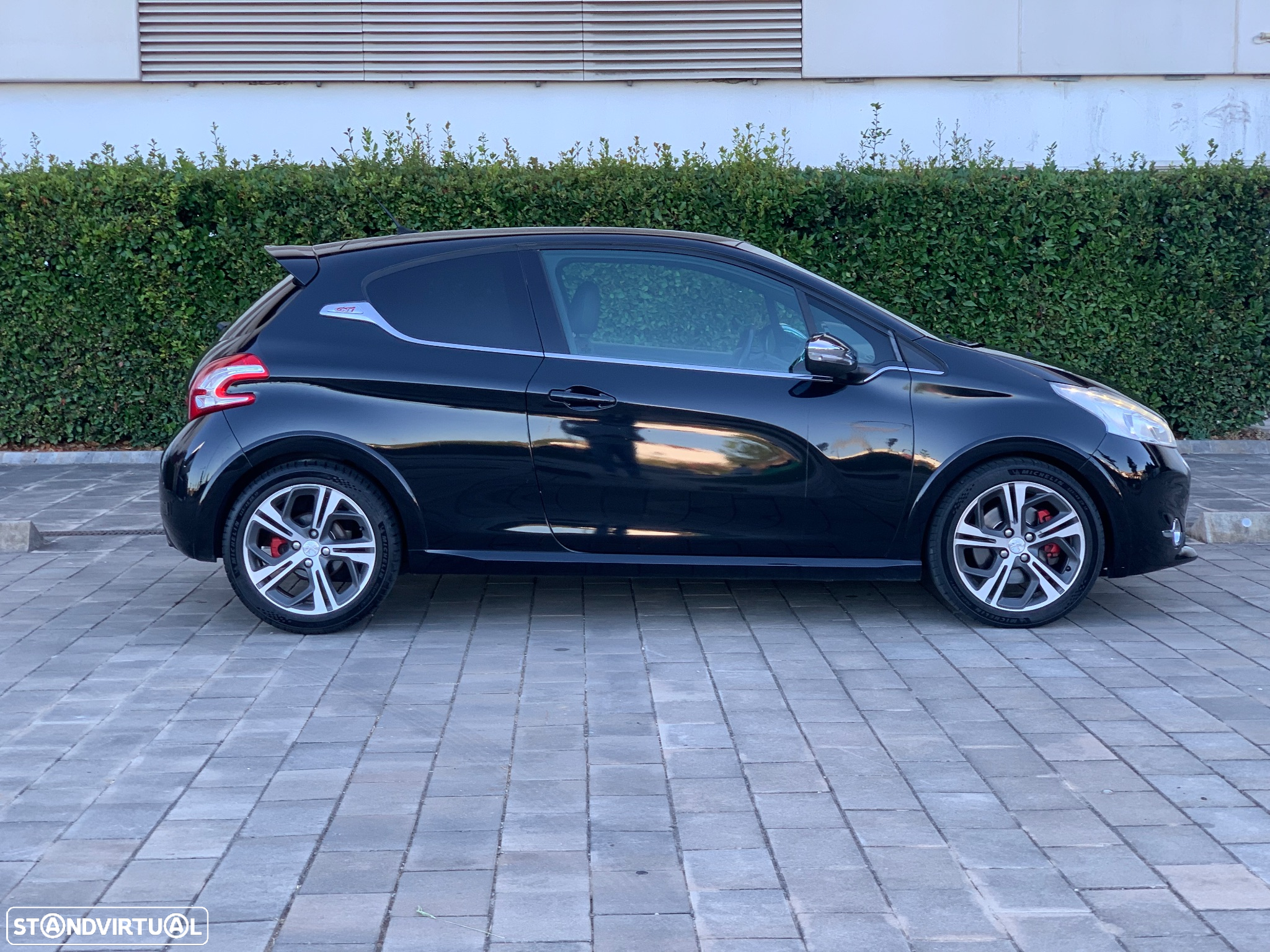 Peugeot 208 1.6 THP GTi - 2