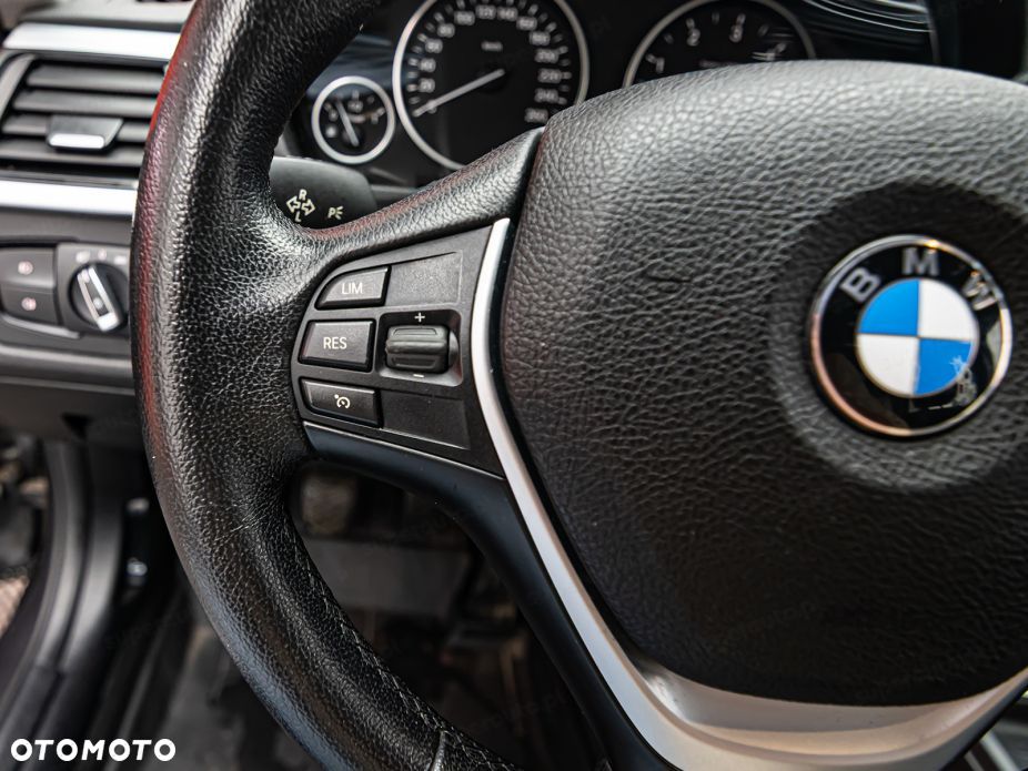 BMW Seria 3 320d - 12