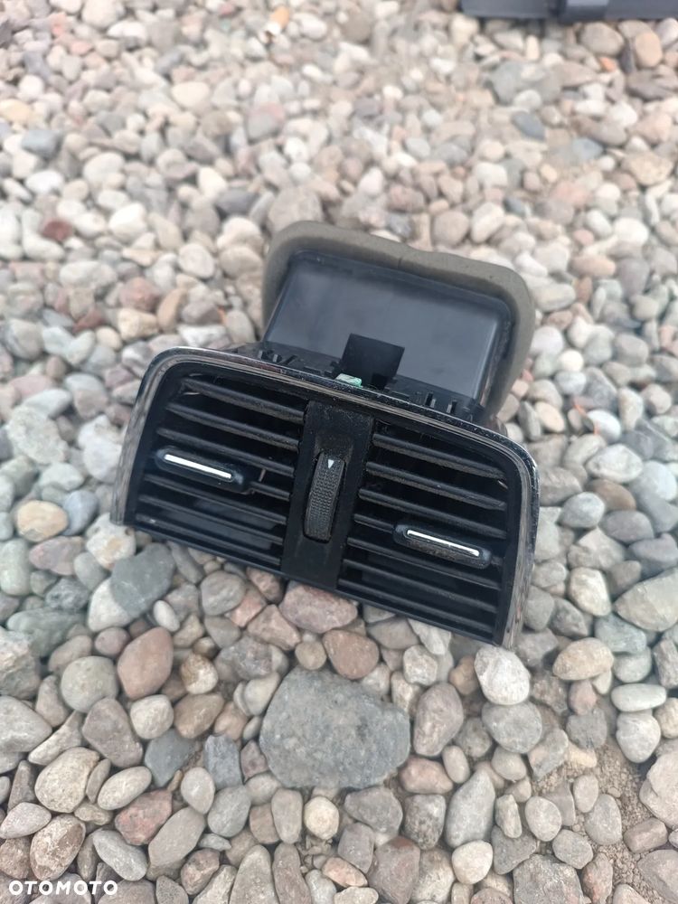 KRATKA NAWIEWU WLOT DYFUZOR SKODA OCTAVIA III TYŁ 5E0819203A - 1