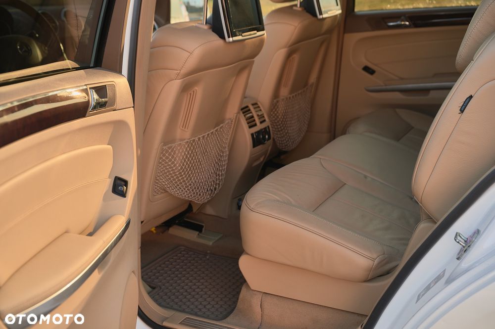 Mercedes-Benz GL 450 4Matic 7G-TRONIC - 26