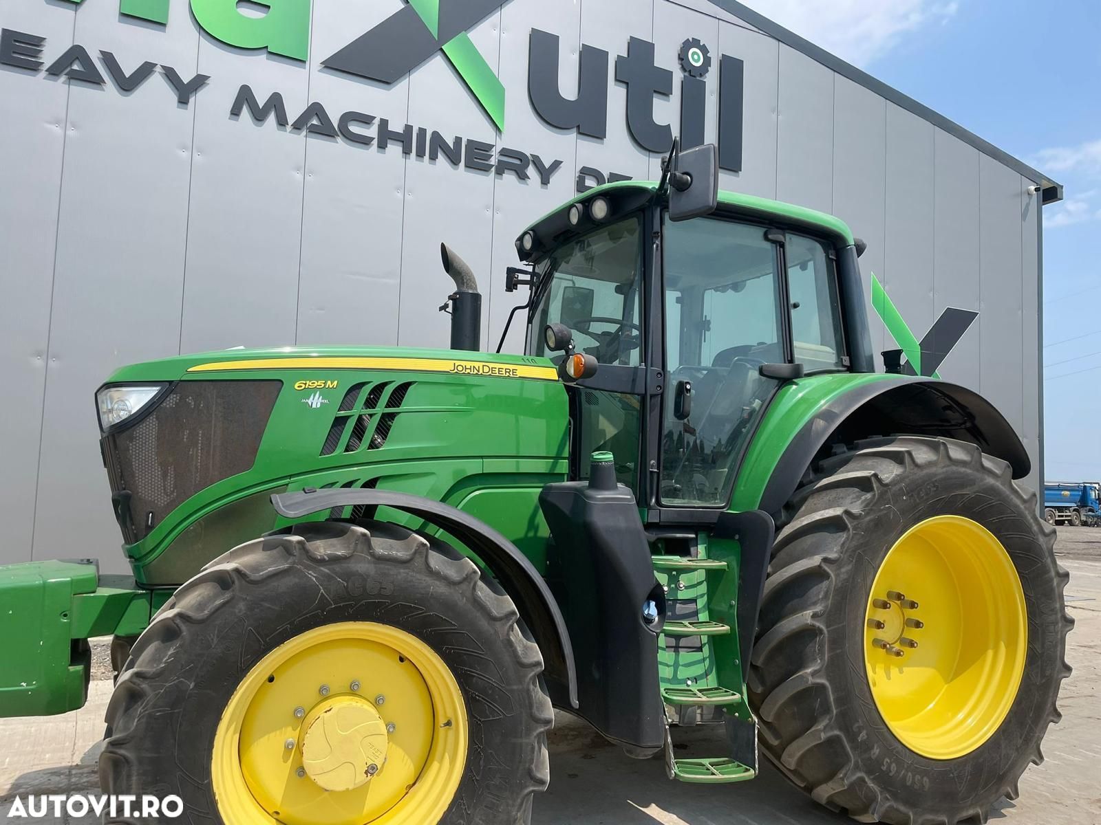 John Deere 6195 M Tractor - 1