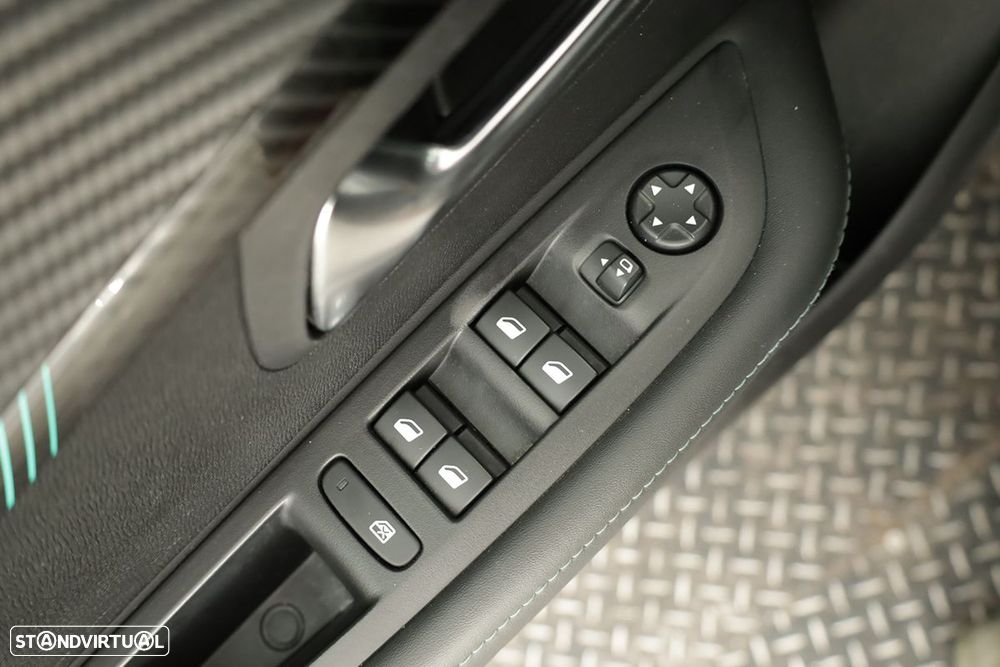 Peugeot 208 1.2 PureTech Allure EAT8 - 19