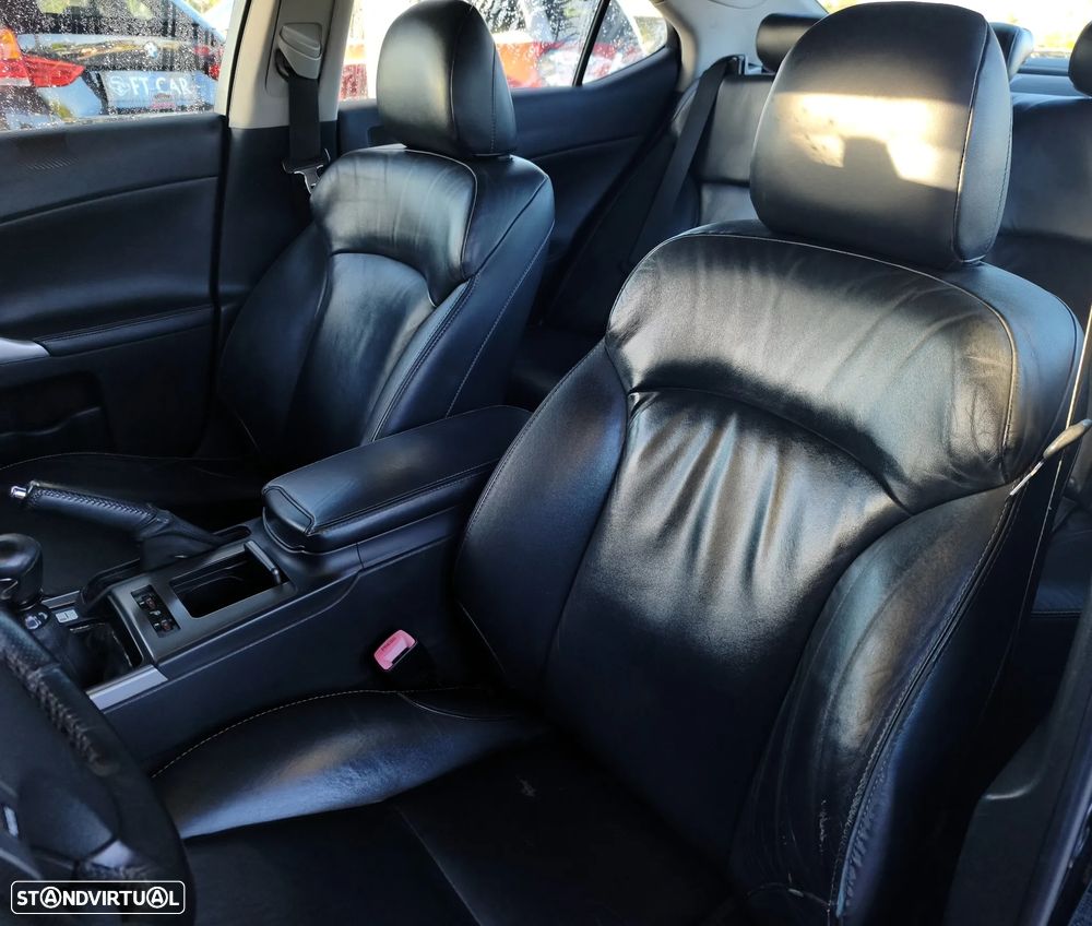 Lexus IS 220 d Luxury 2D - 11