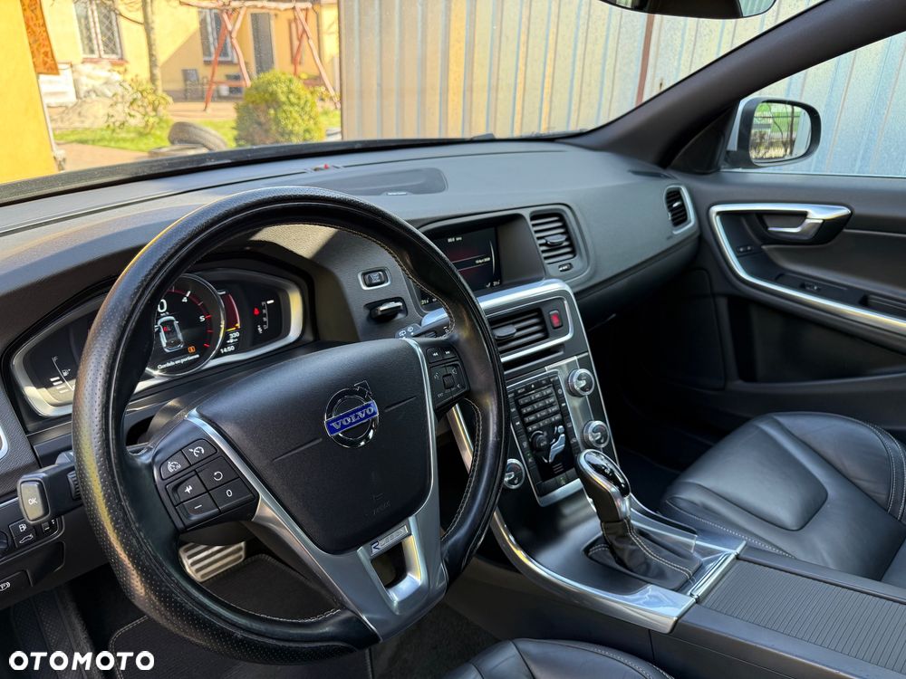 Volvo V60 D4 Geartronic RDesign - 33
