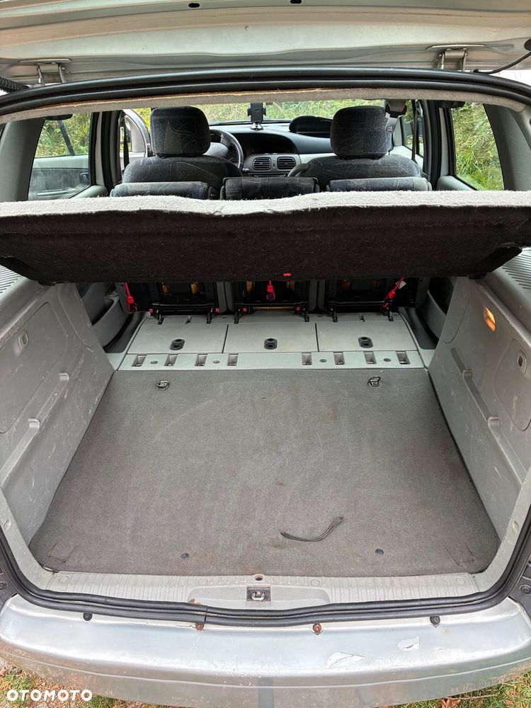 Renault Scenic - 11