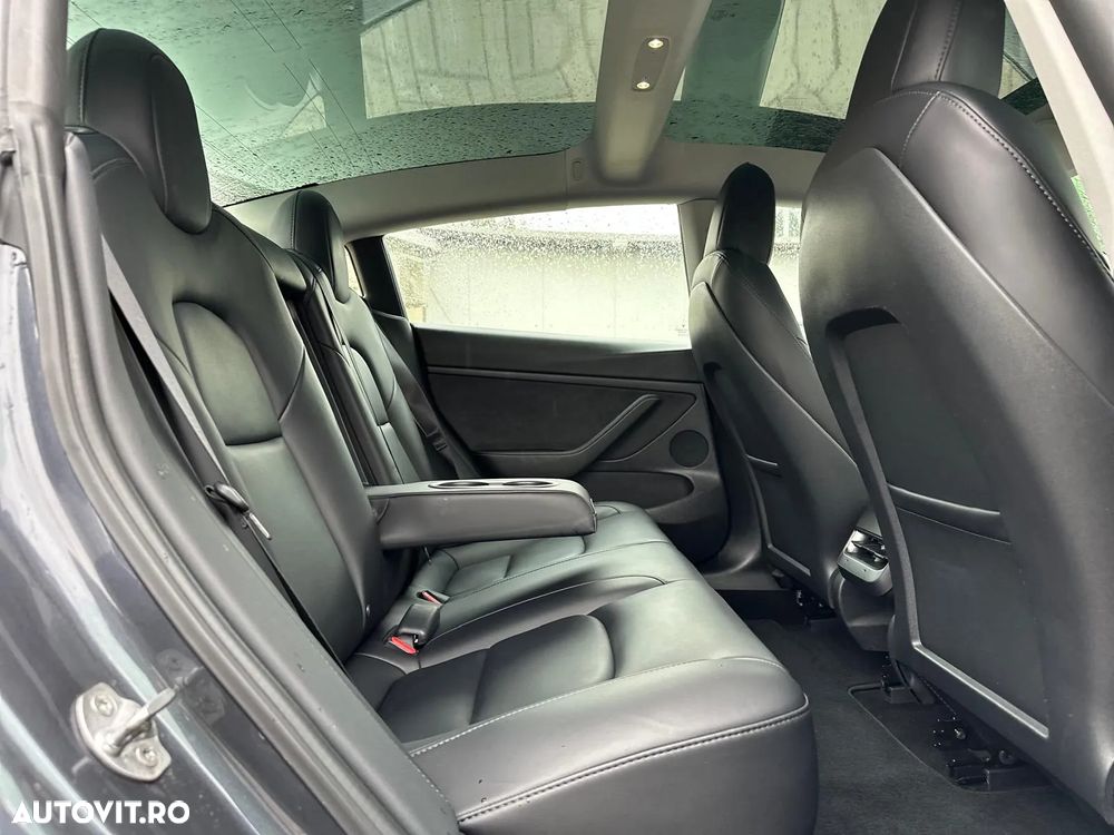 Tesla Model 3 AWD Long Range - 30