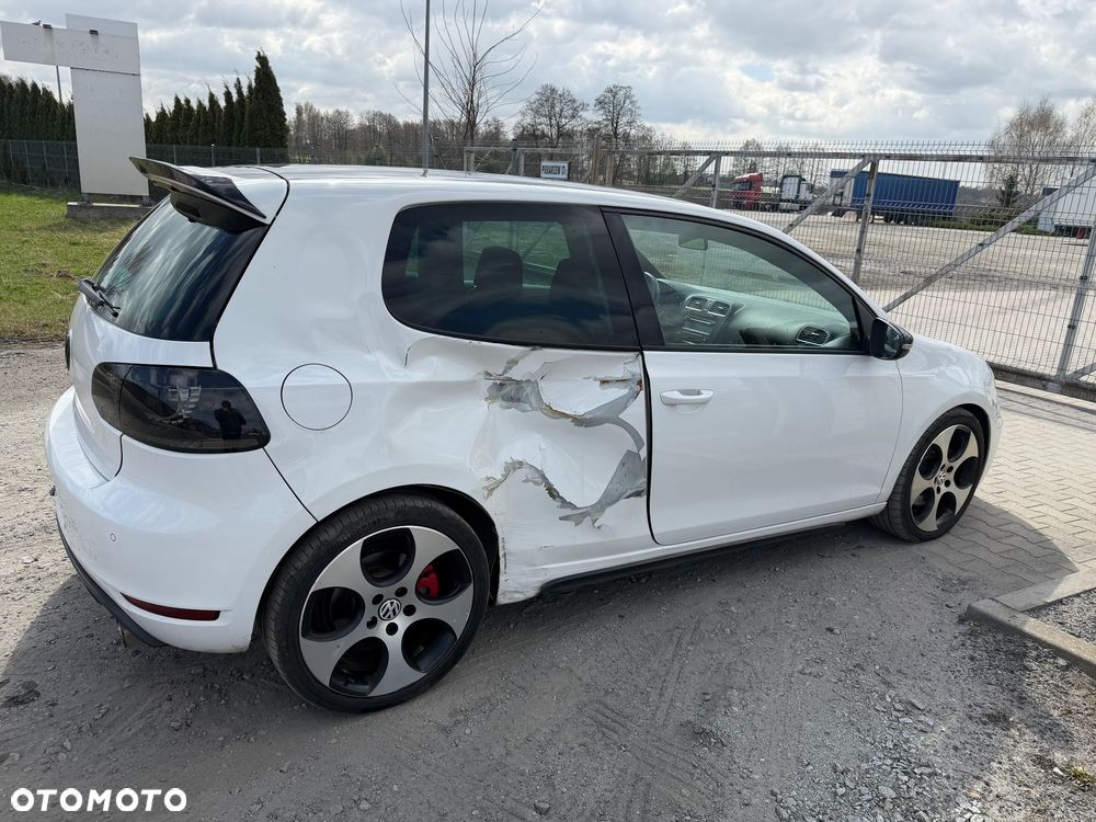 Volkswagen Golf 2.0 GTI - 12