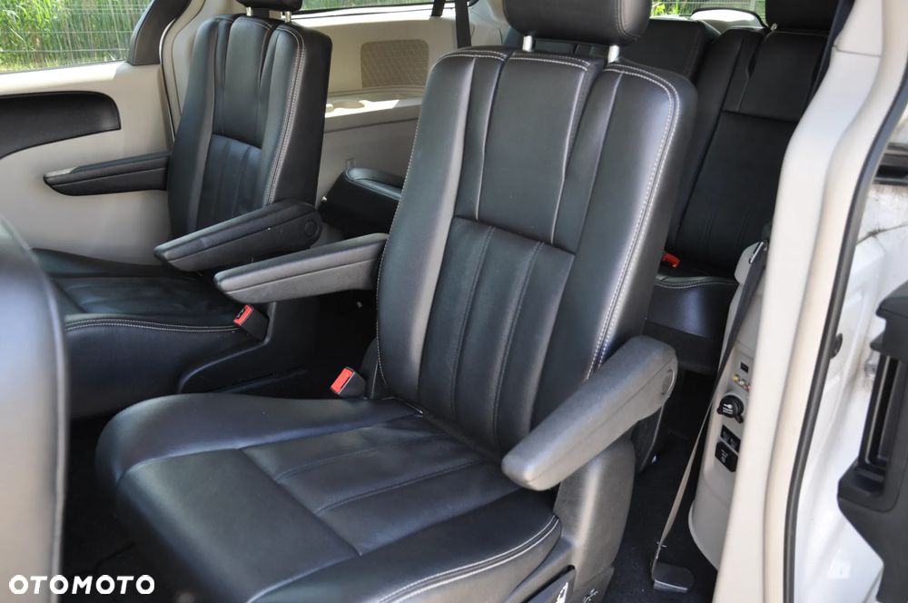 Chrysler Town & Country 3.6 Touring - 31
