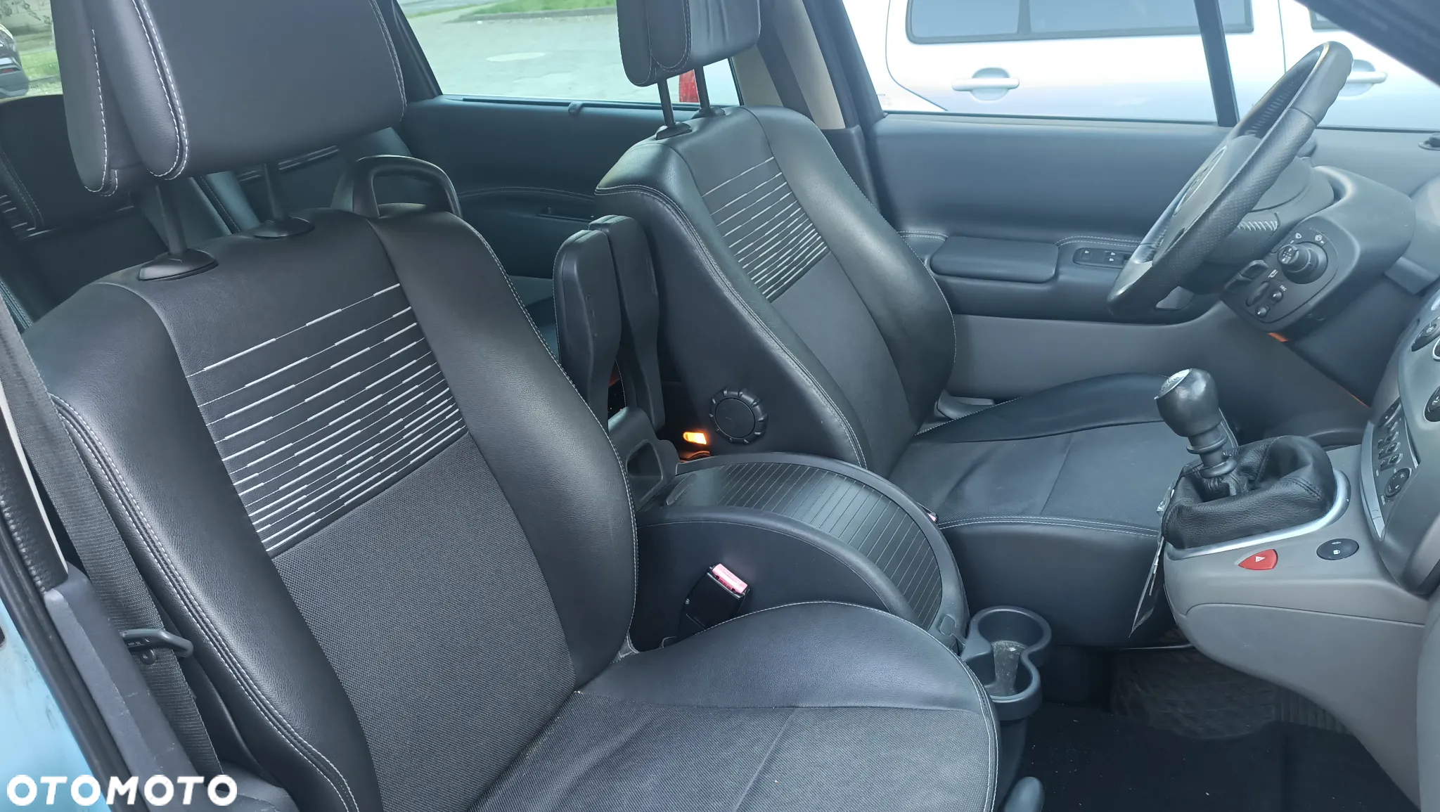 Renault Scenic 1.6 16V Authentique - 17