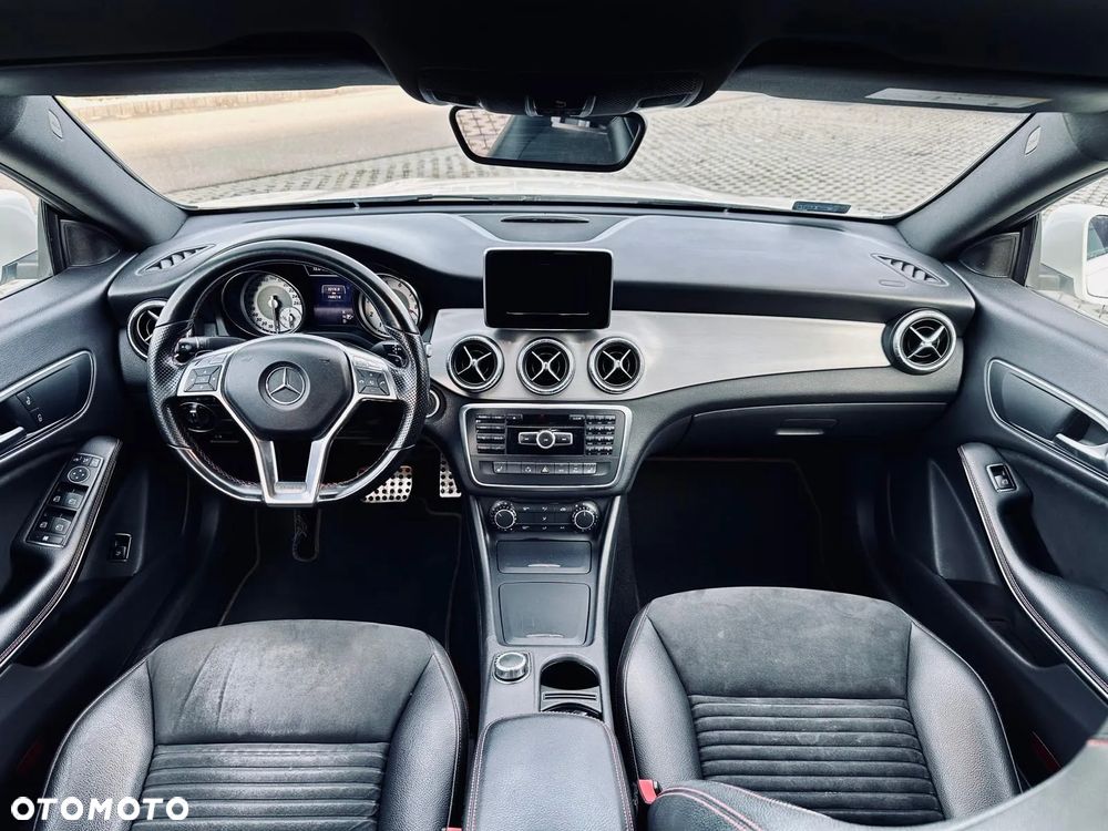 Mercedes-Benz CLA - 12