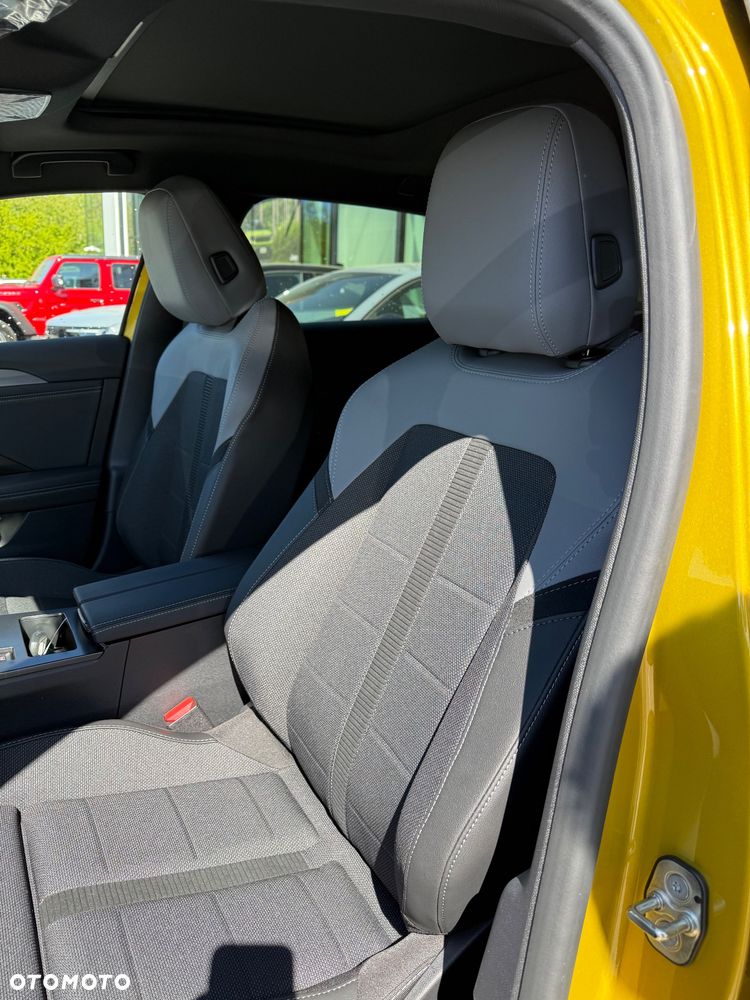 Opel Astra 1.2 T mHEV Ultimate S&S eDTC - 12