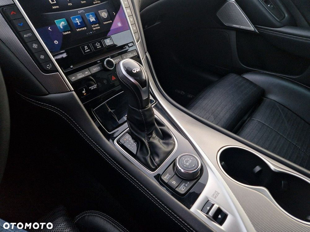 Infiniti Q50 - 32